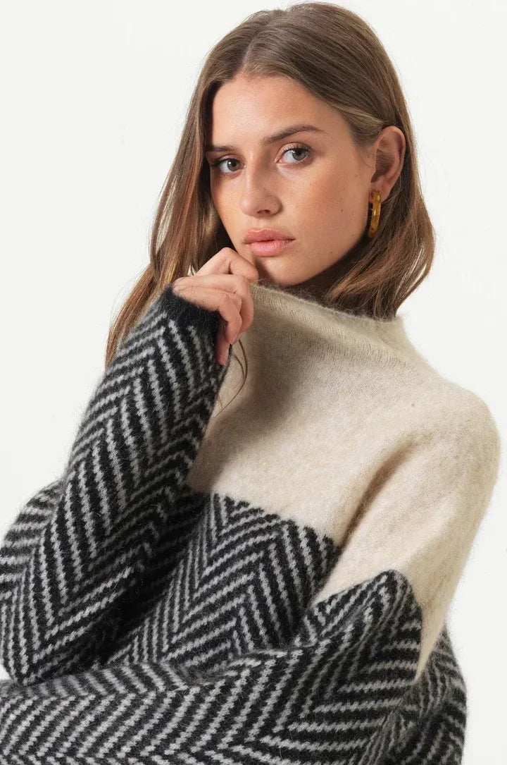 ADELIE | Jersey de cuello alto premium de punto fino