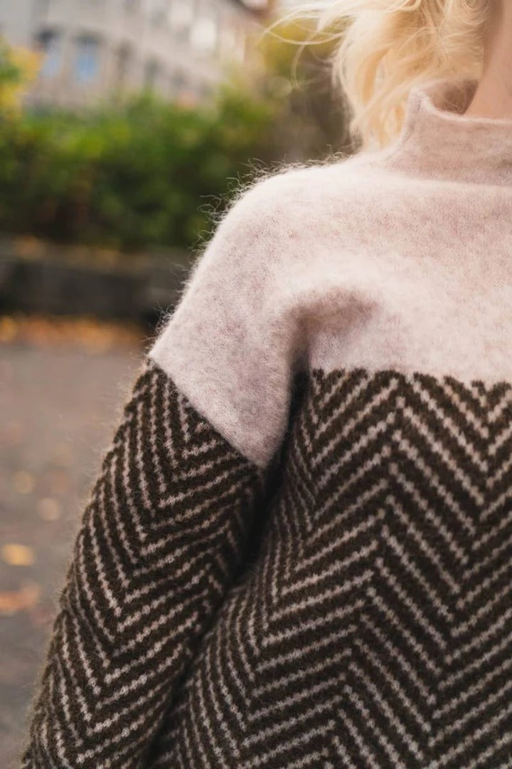 ADELIE | Jersey de cuello alto premium de punto fino